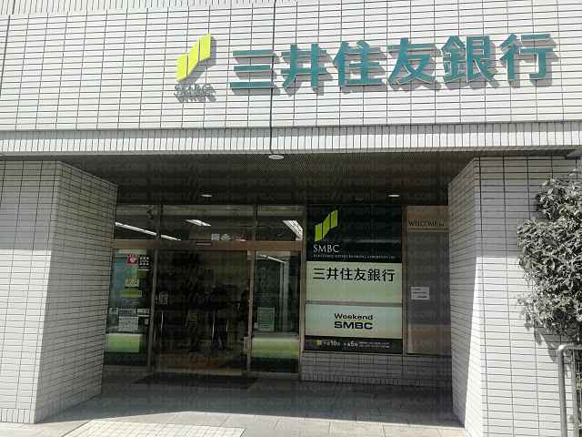 三井住友銀行入口の画像