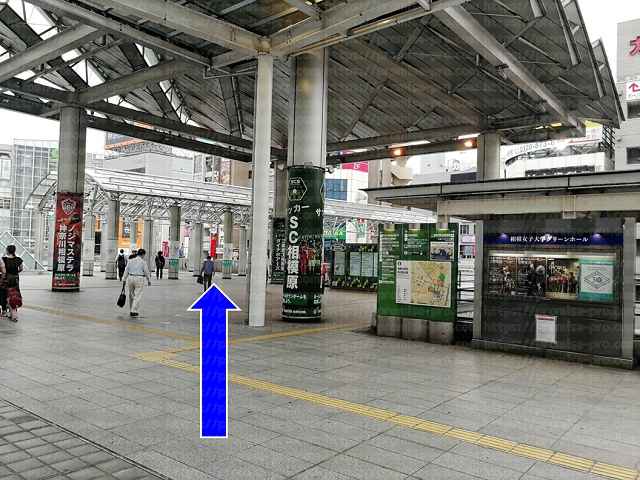 左側を進む画像