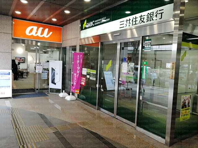 三井住友銀行入口の画像