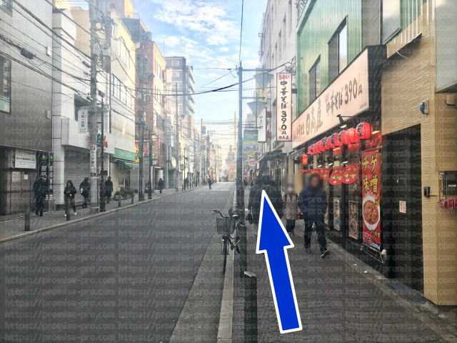 日高屋前通路の画像