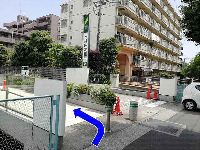 三井住友銀行入口の画像