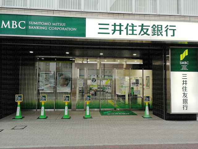三井住友銀行正面の画像