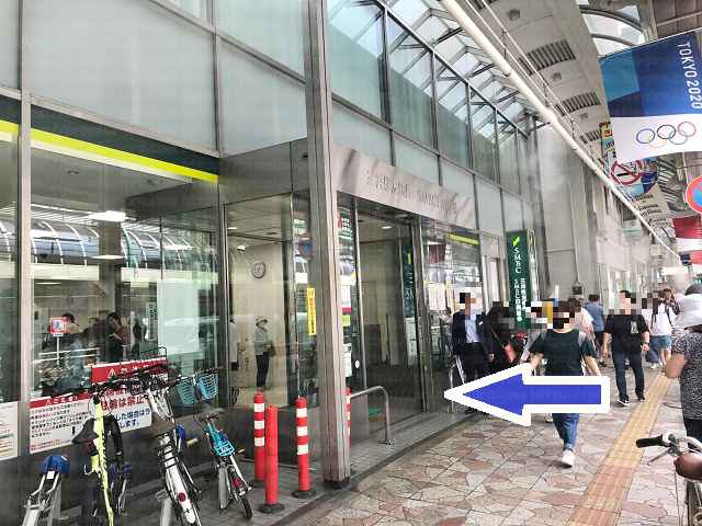 三井住友銀行入口の画像