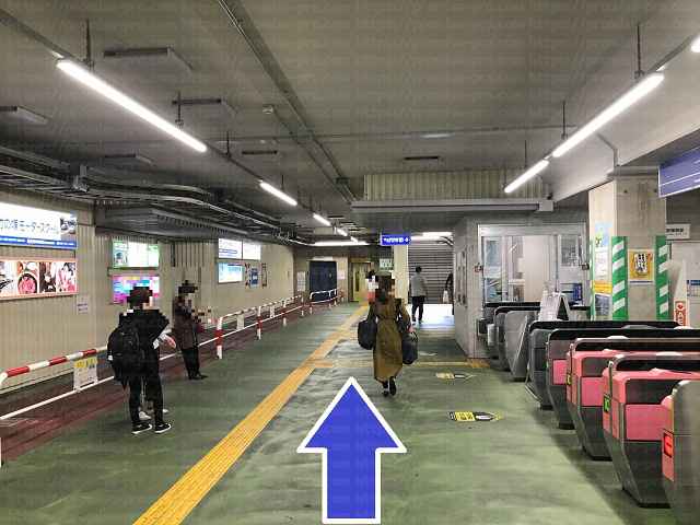 東口方面に向かい画像