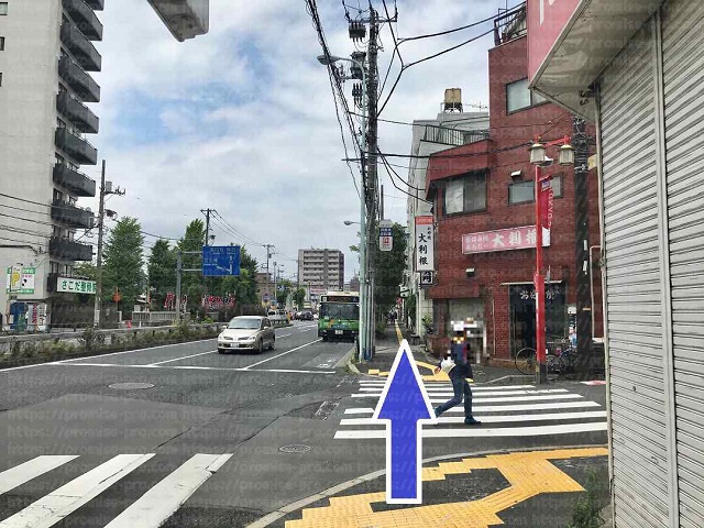 横断歩道の画像