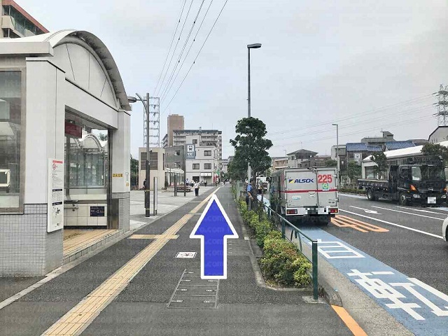 A1出口左方向道路の画像