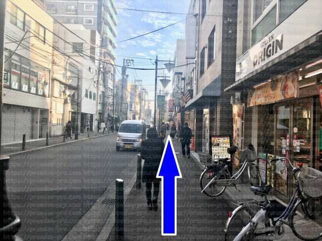 オリジン弁当前通路の画像