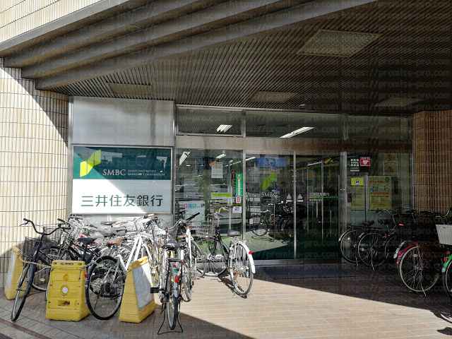 三井住友銀行入口の画像