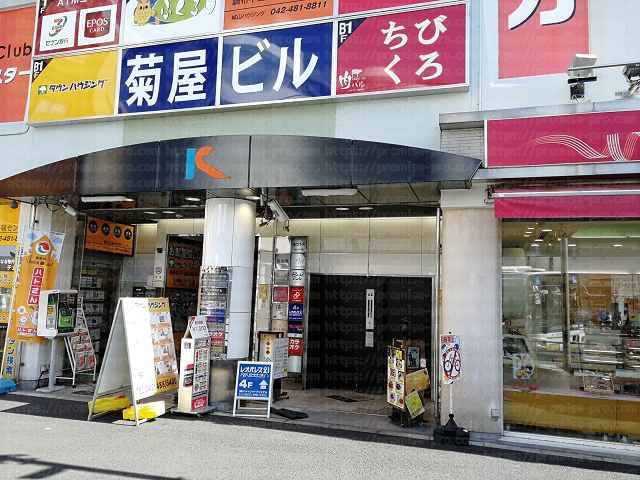 ビル入口の画像