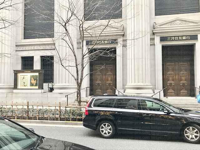 三井住友銀行入口の画像