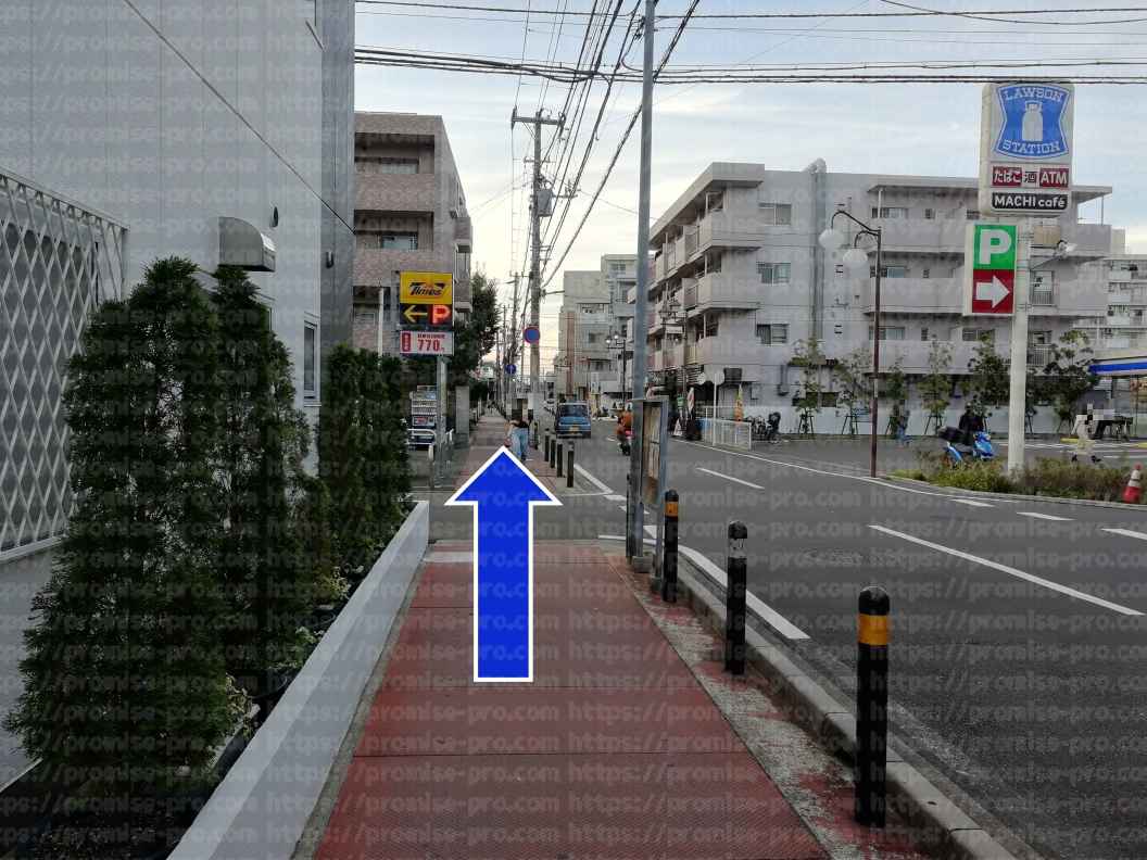 パーキング前道路直進画像