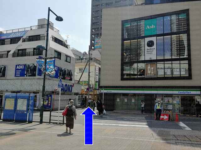 AOKIとファミリーマートの画像