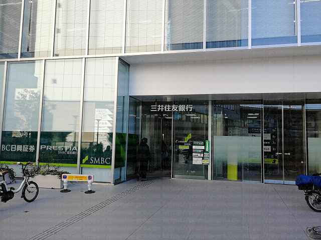 三井住友銀行入口の画像