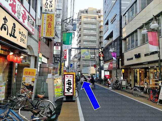 焼肉安安とガスト前の画像