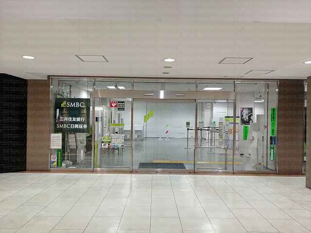 三井住友銀行入口の画像