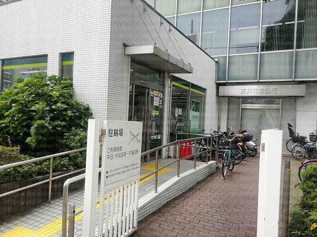 三井住友銀行入口の画像