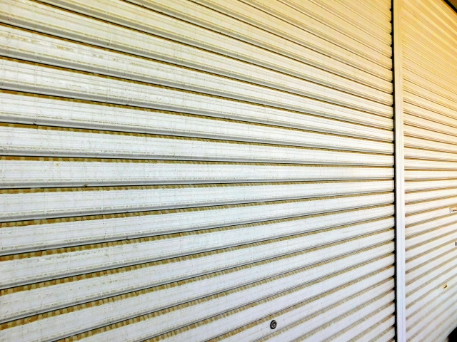 閉まっているシャッター