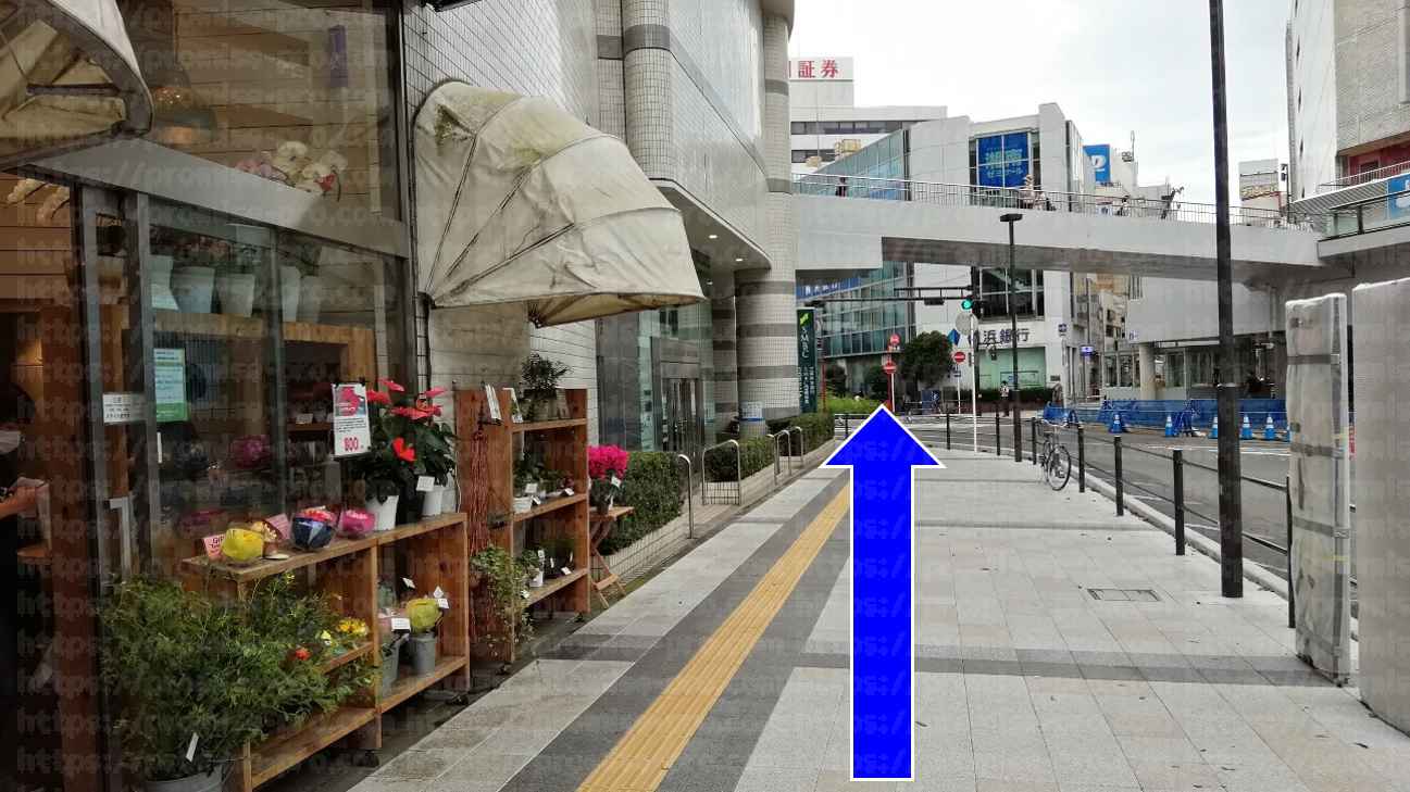 アゼリアから信号への道の画像