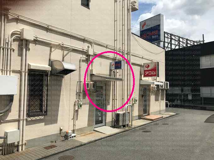 店舗入り口の画像