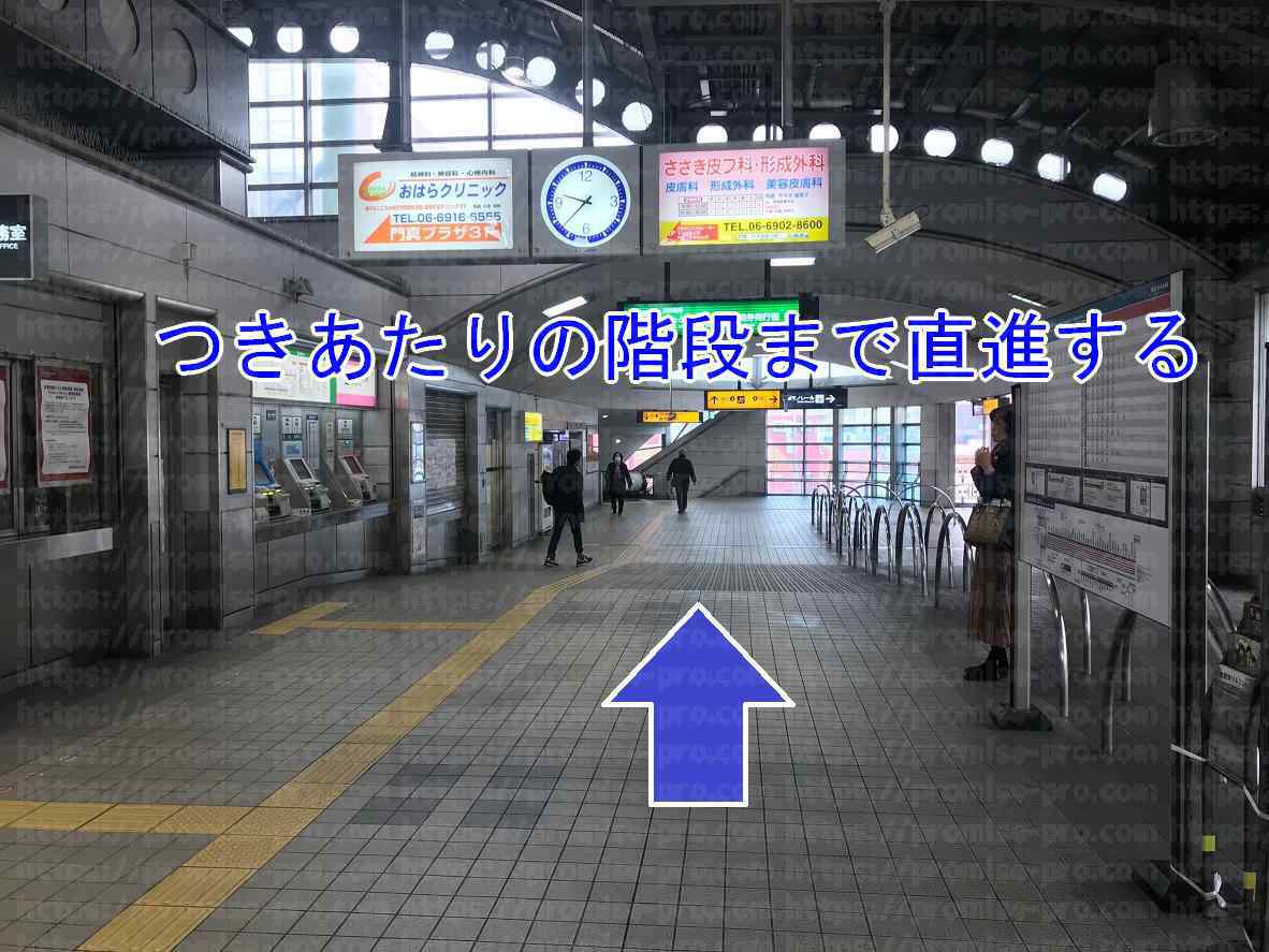 駅通路の画像