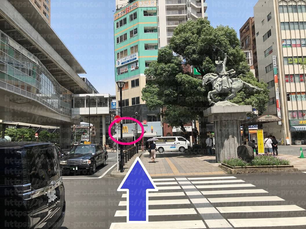  横断歩道の画像