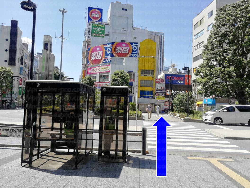  横断歩道の画像