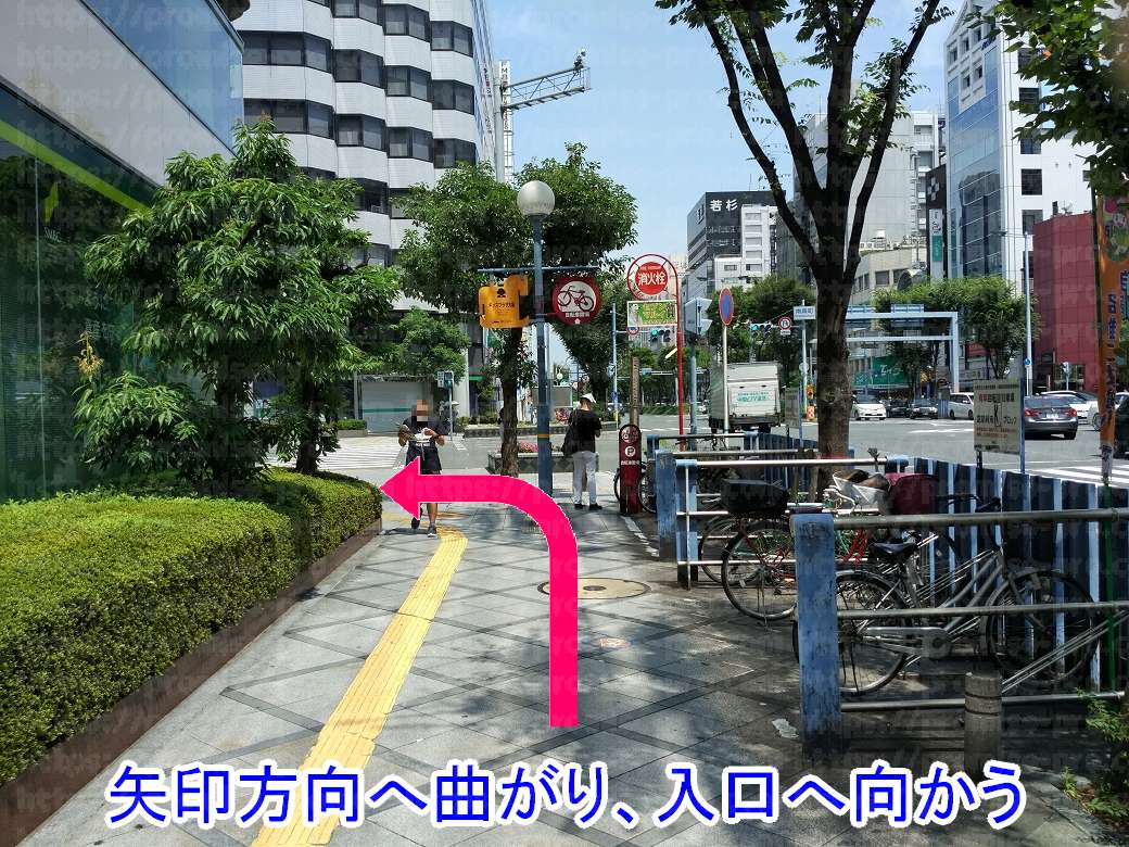 三井住友銀行側道の画像