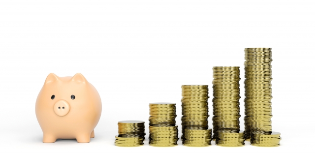 豚の貯金箱とお金
