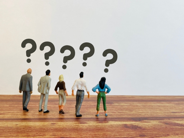 はてなマークと5人