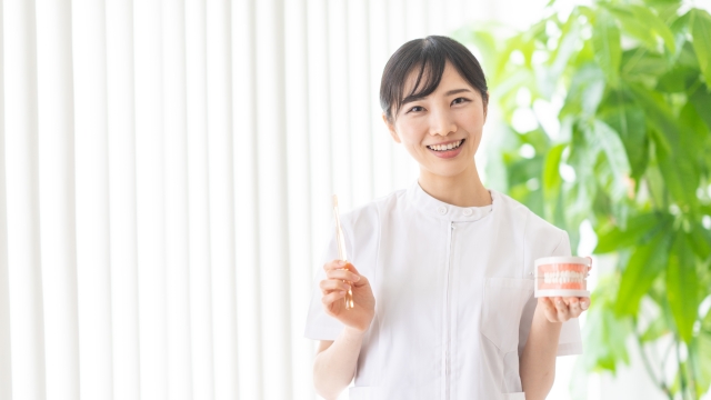 笑顔の歯科衛生士