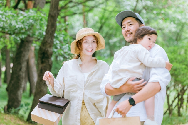 夏休みを満喫する家族